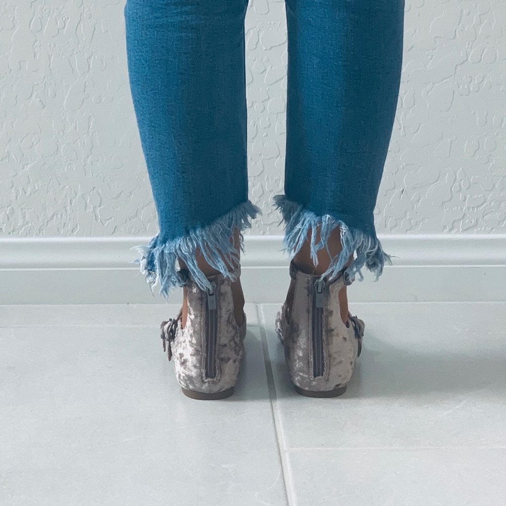 Romantic Crushed Velvet Mary Jane Ballet Flat - Picture 5 of 7